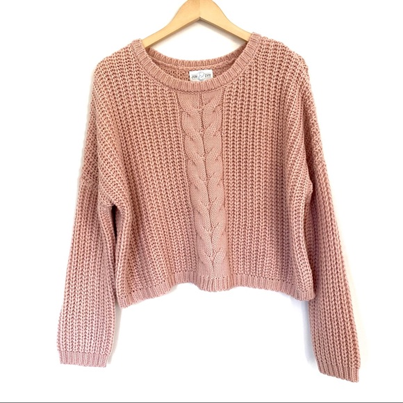 SOLD Francesca’s Blush Crop Cable Knit Sweater - Picture 2 of 8